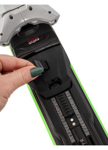Narty slalomowe HEAD SUPERSHAPE E-MAGNUM + wiązanie HEAD PROTECTOR 11 z GRIP WALK   2024